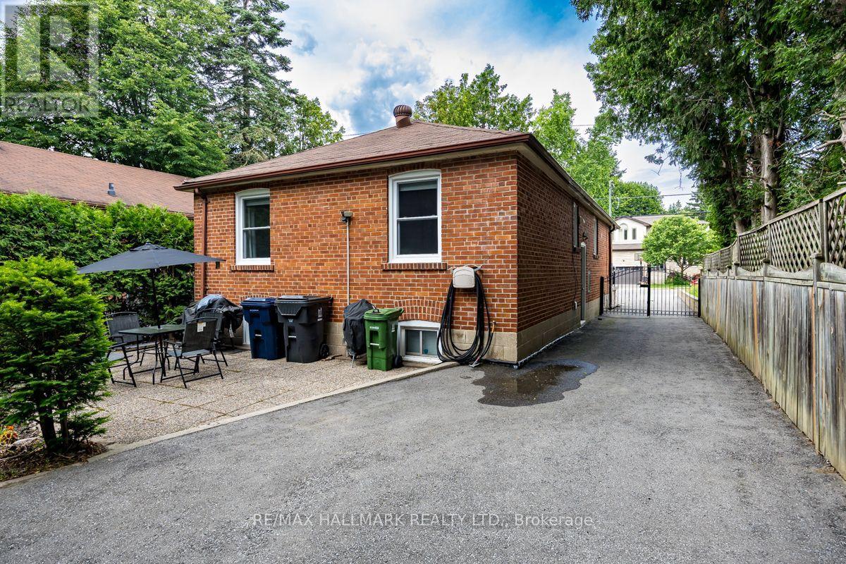 193 Ferris Road, Toronto, Ontario  M4B 1H2 - Photo 17 - E13526342