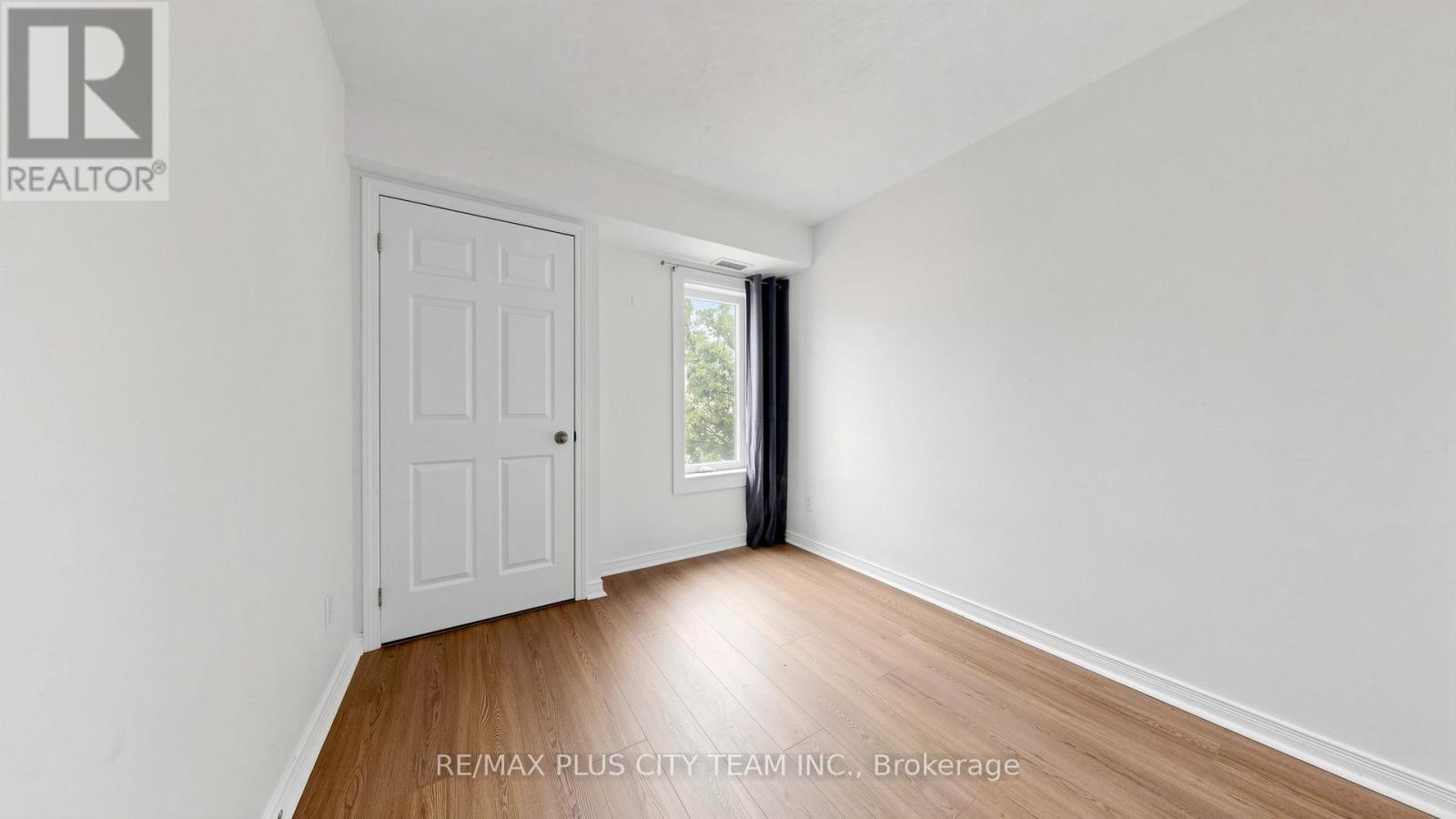201 - 94 Aspen Springs Drive, Clarington, Ontario  L1C 5N4 - Photo 11 - E13526456