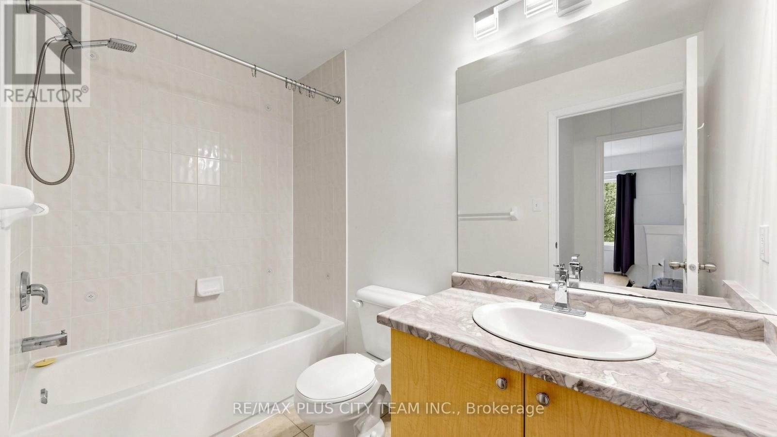 201 - 94 Aspen Springs Drive, Clarington, Ontario  L1C 5N4 - Photo 17 - E13526456