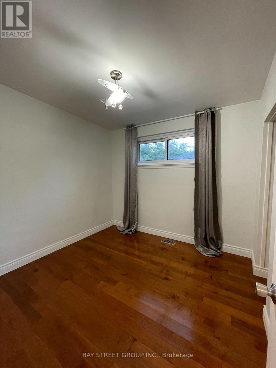 2 Norwalk Street, Toronto, Ontario M1J 2V1 - Photo 6 - E13526620