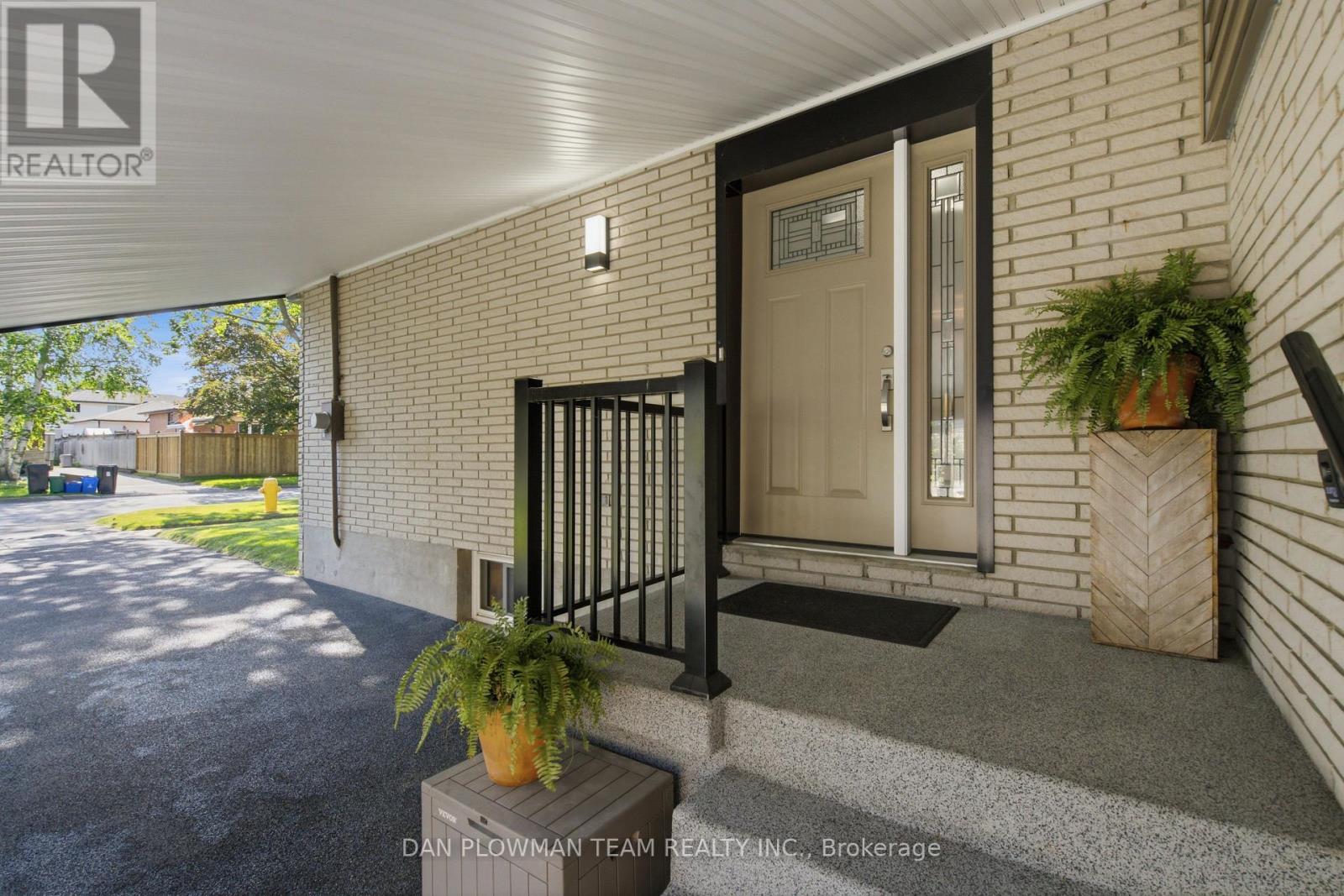 13 Strike Avenue, Clarington, Ontario  L1C 1K2 - Photo 3 - E13526646
