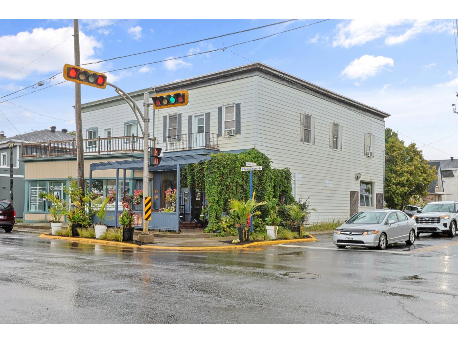 18 Rue St-Jean-Baptiste E. Rigaud Quebec Canada J0P1P0 2