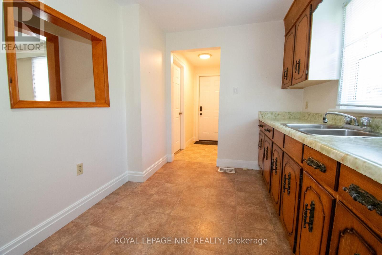 2 Eastbourne Avenue, St. Catharines, Ontario  L2M 5K4 - Photo 11 - X13526366