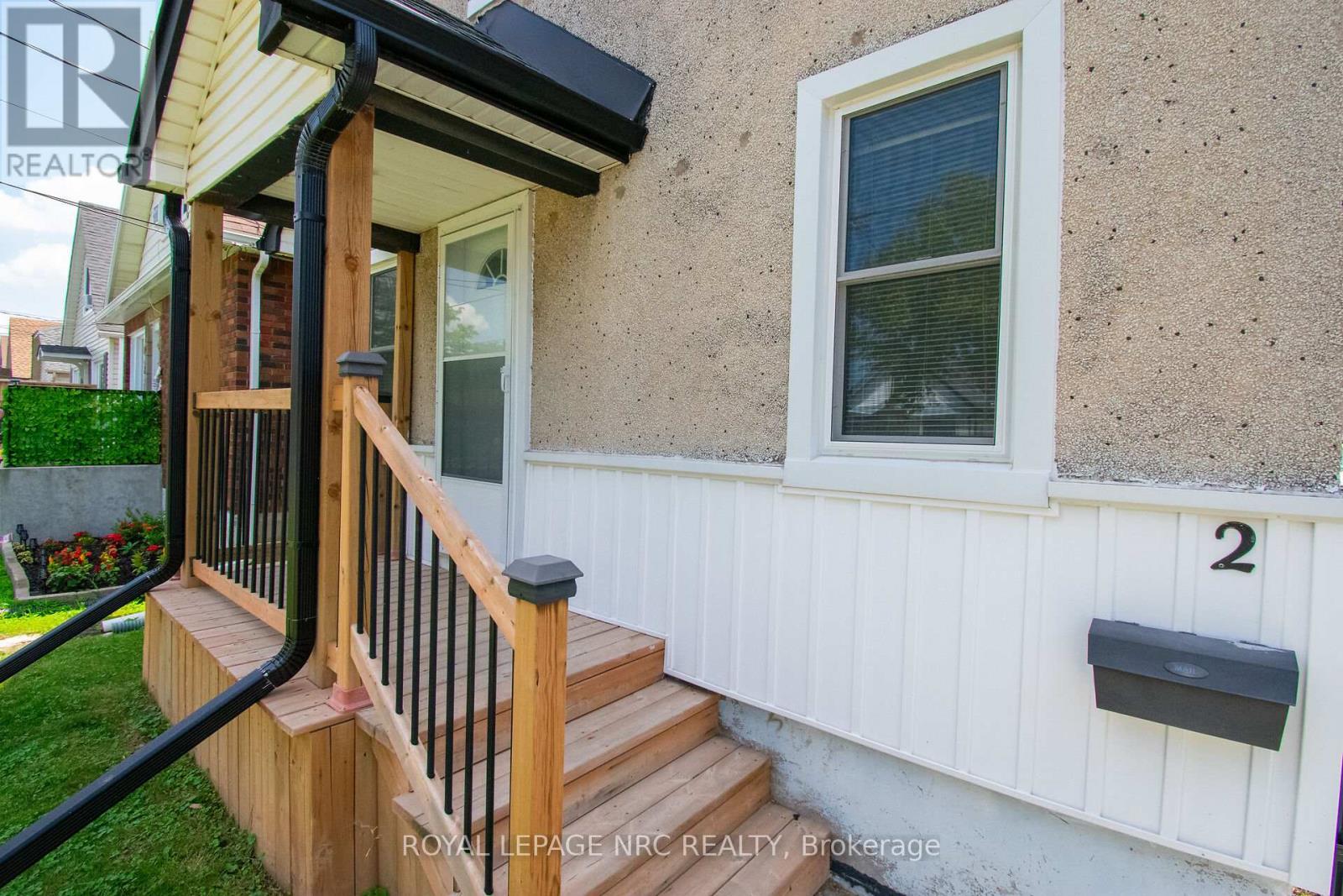 2 Eastbourne Avenue, St. Catharines, Ontario  L2M 5K4 - Photo 2 - X13526366
