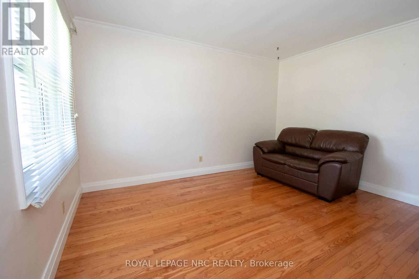 2 Eastbourne Avenue, St. Catharines, Ontario  L2M 5K4 - Photo 7 - X13526366