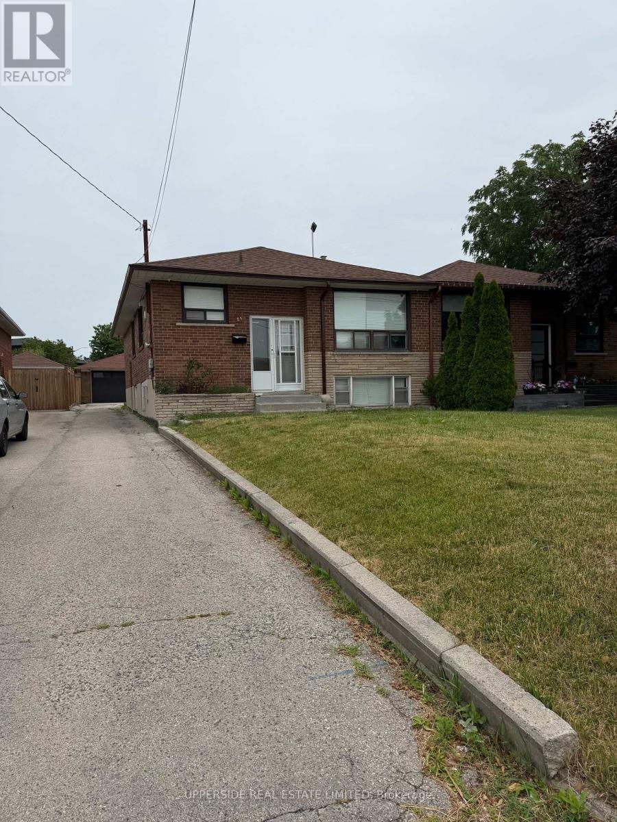 85 MULHOLLAND AVENUE, Toronto, Ontario