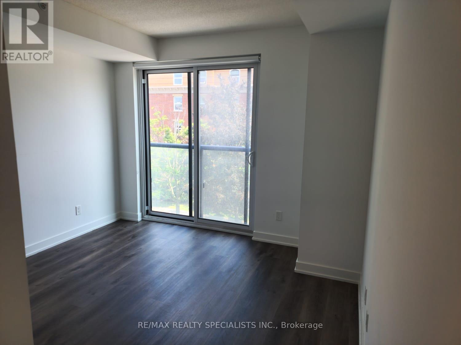204 - 370 Martha Street S, Burlington, Ontario  L7R 0G9 - Photo 10 - W13526508