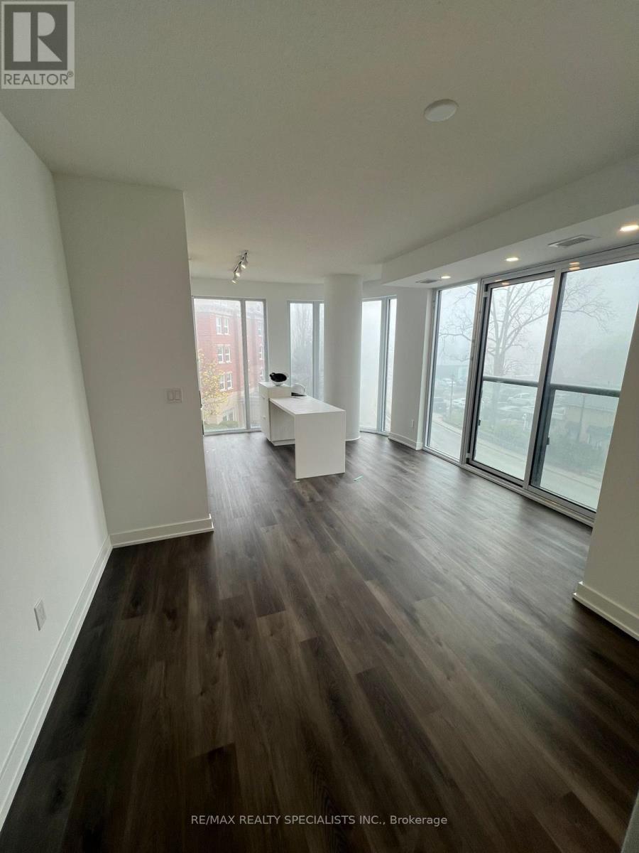 204 - 370 Martha Street S, Burlington, Ontario  L7R 0G9 - Photo 2 - W13526508