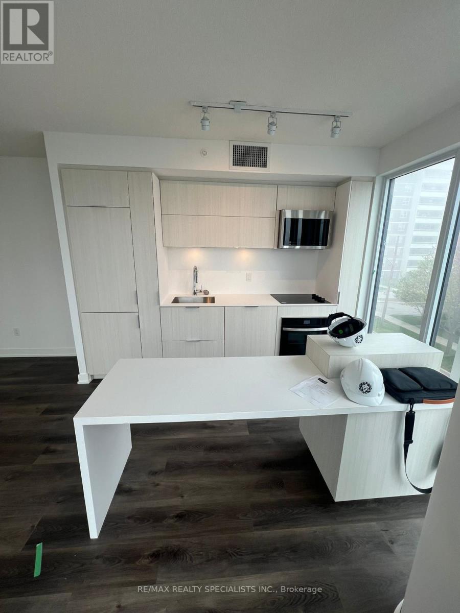 204 - 370 Martha Street S, Burlington, Ontario  L7R 0G9 - Photo 3 - W13526508