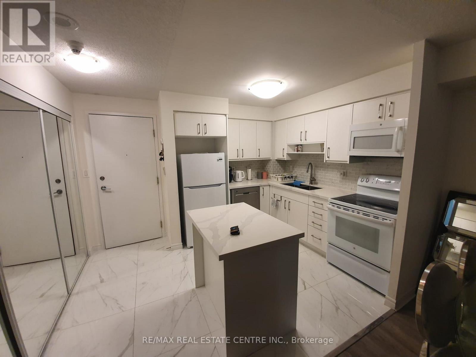 1705 - 3880 Duke Of York Boulevard, Mississauga, Ontario L5B 4N7 - Photo 3 - W13526530