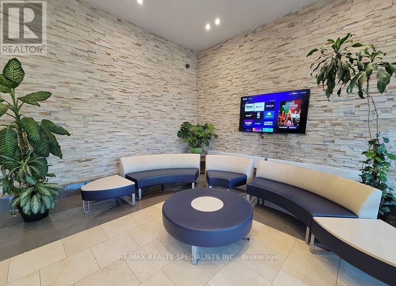 2401 - 3939 Duke Of York Boulevard W, Mississauga, Ontario  L5B 4N2 - Photo 10 - W13526558