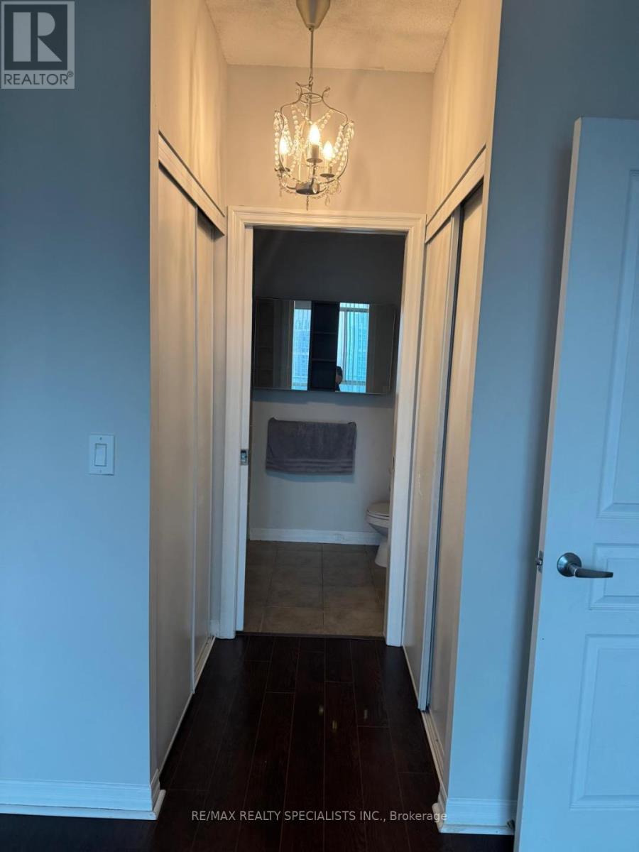 2401 - 3939 Duke Of York Boulevard W, Mississauga, Ontario  L5B 4N2 - Photo 19 - W13526558
