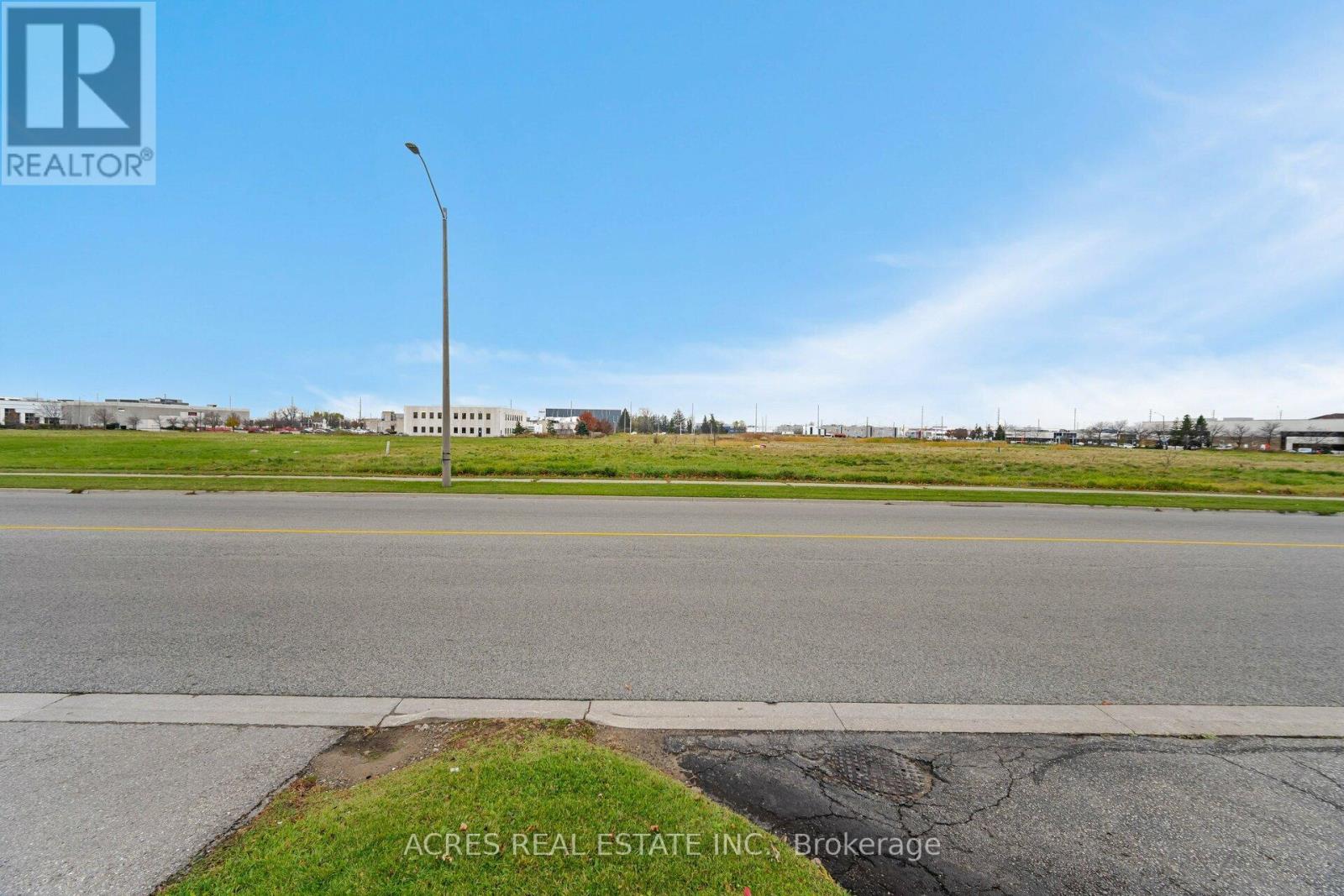 70 Superior Boulevard, Mississauga, Ontario L5T 2X9 - Photo 6 - W13526568
