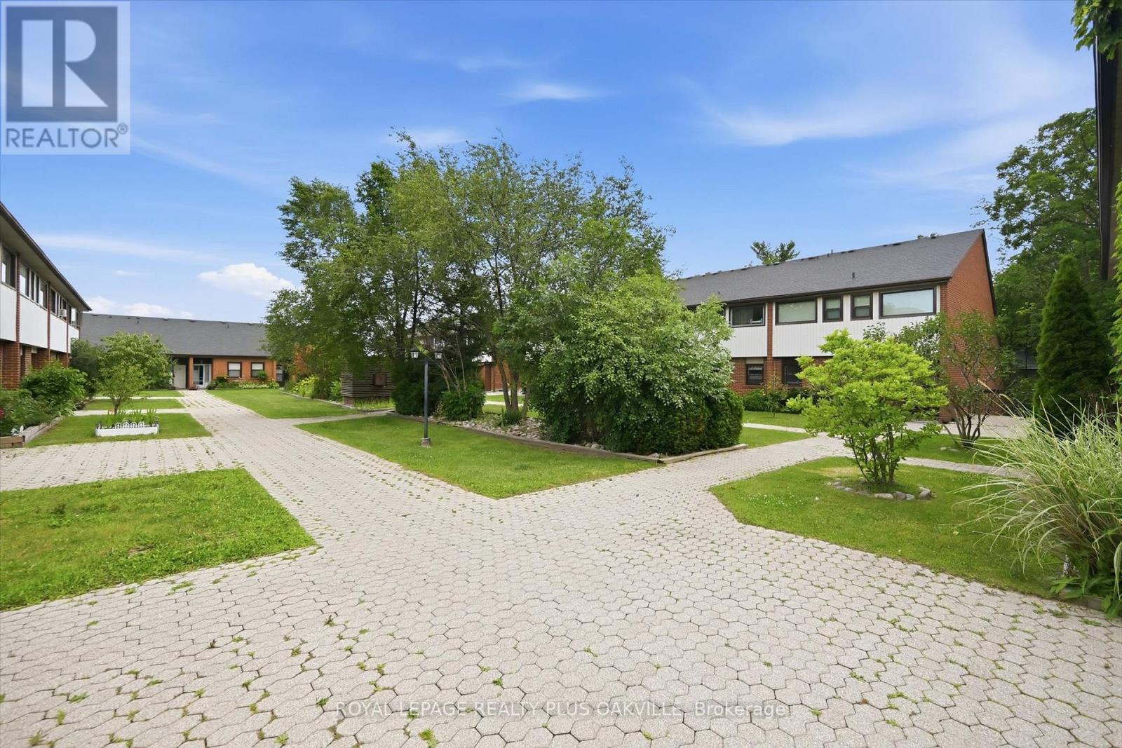 14 - 530 FALGARWOOD DRIVE, Oakville, Ontario