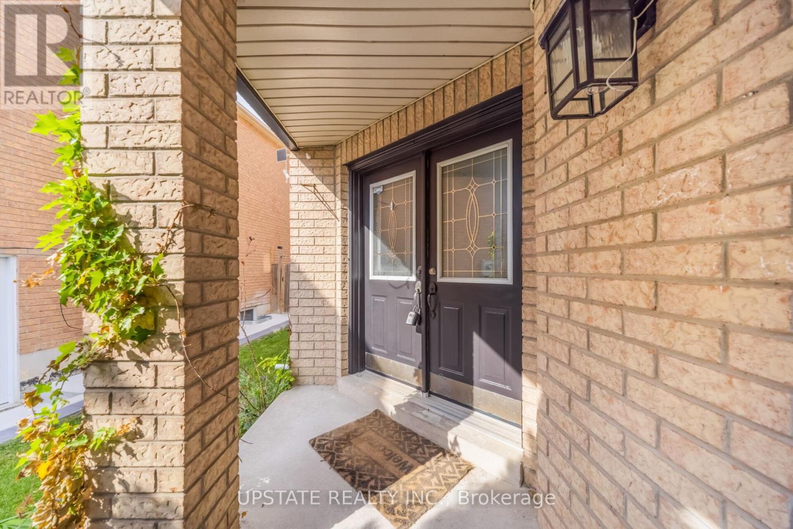 6445 Valiant Heights, Mississauga, Ontario  L5W 1E2 - Photo 3 - W13526610