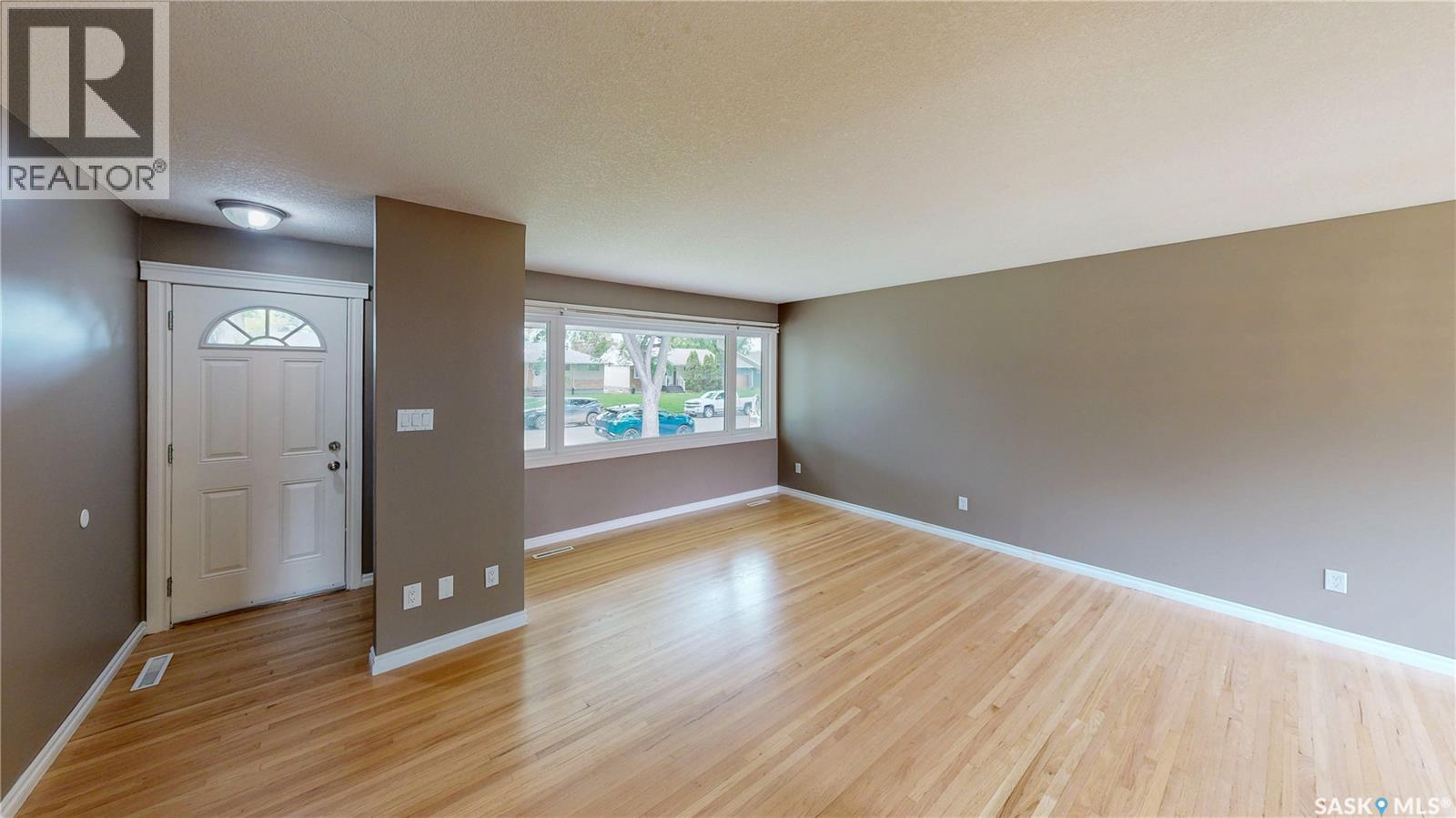 829 Walker Street, Regina, Saskatchewan  S4T 5N3 - Photo 2 - SK041566