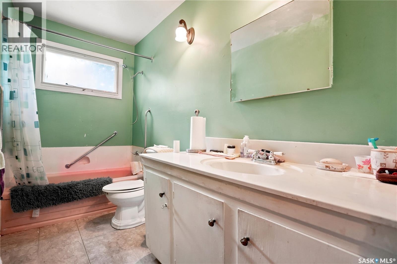 3815 Hill Avenue, Regina, Saskatchewan  S4S 0X4 - Photo 8 - SK041418