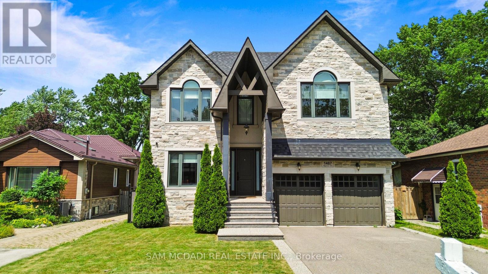 1487 Myron Drive, Mississauga, Ontario  L5E 2N5 - Photo 2 - W12941544