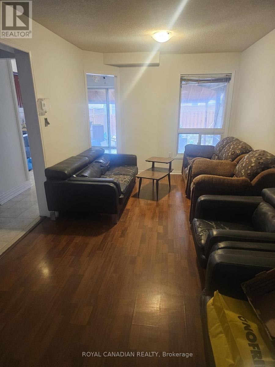 112 Lauraglen Crescent, Brampton, Ontario  L6Y 5A3 - Photo 3 - W13521628