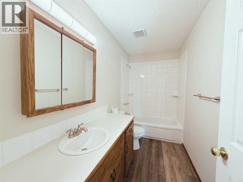 105 Aspen Way, Vulcan, Alberta  T0L 2B0 - Photo 10 - A2279104