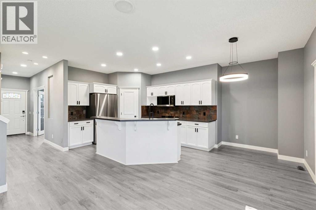 137 Prestwick Mews SE, Calgary, Alberta  T2Z 3X6 - Photo 11 - A2320334