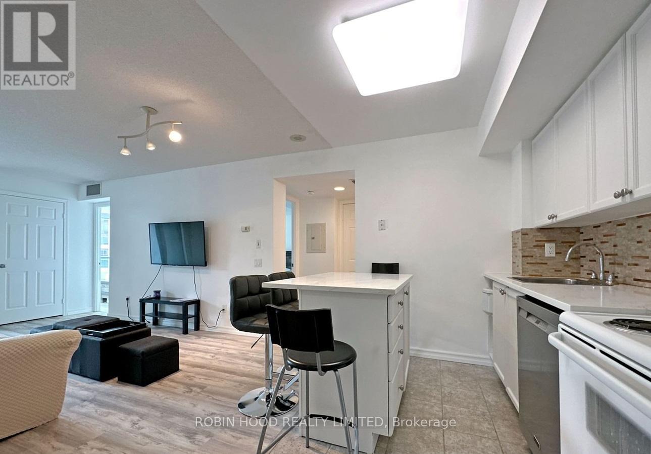30 - 30 HARRISON GARDEN BOULEVARD, Toronto (Willowdale East)