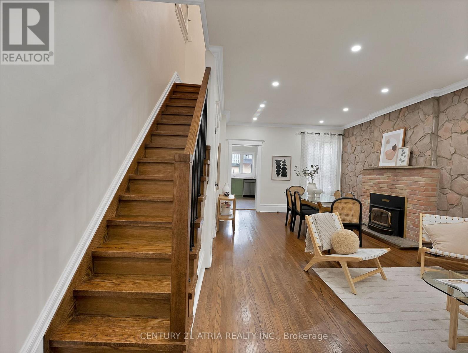 32 Rosevear Avenue, Toronto, Ontario  M4C 1Z3 - Photo 17 - E13526872
