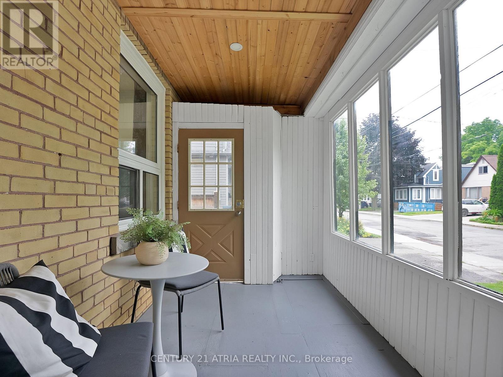 32 Rosevear Avenue, Toronto, Ontario  M4C 1Z3 - Photo 5 - E13526872