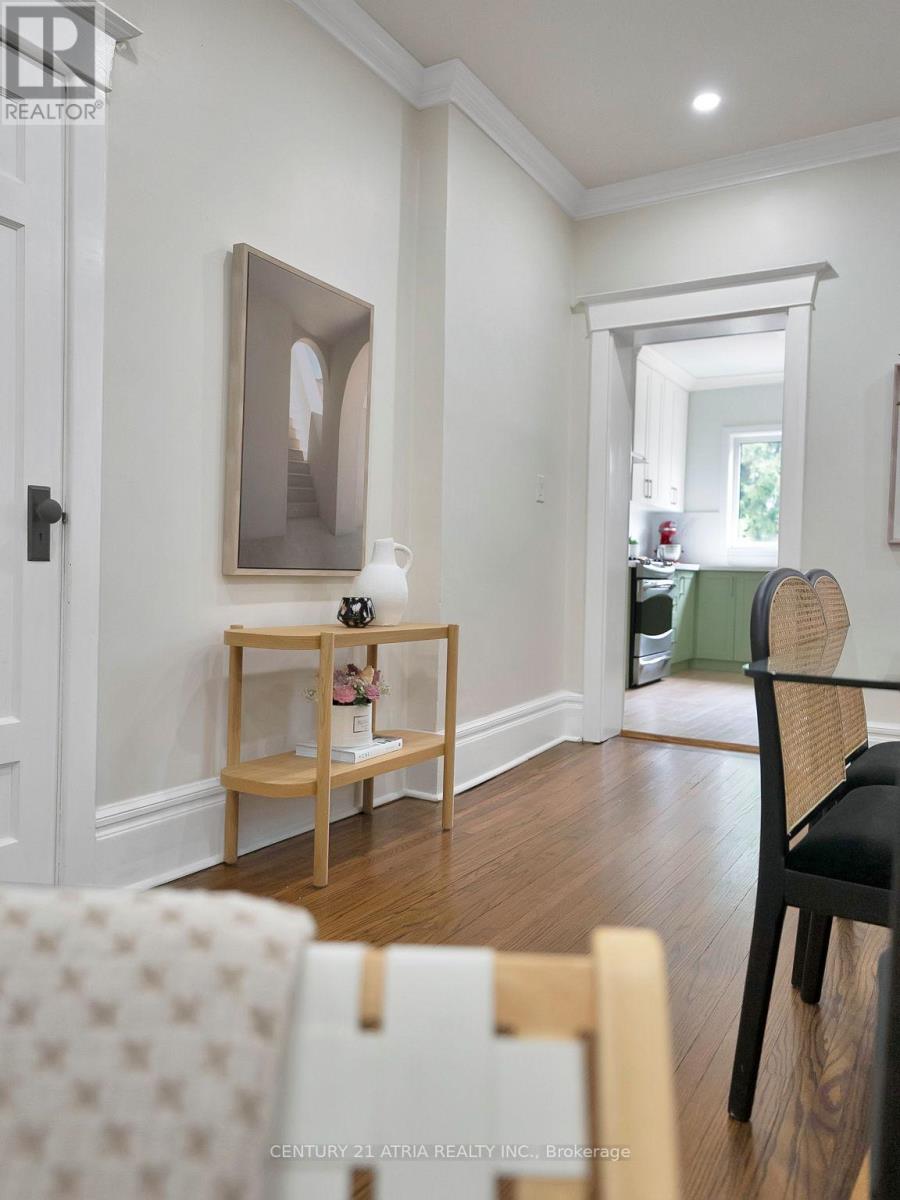 32 Rosevear Avenue, Toronto, Ontario  M4C 1Z3 - Photo 9 - E13526872