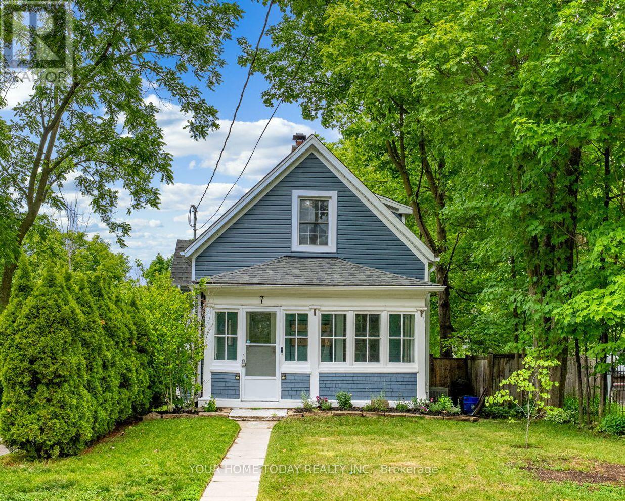 7 ALBERT STREET, Halton Hills (Georgetown)