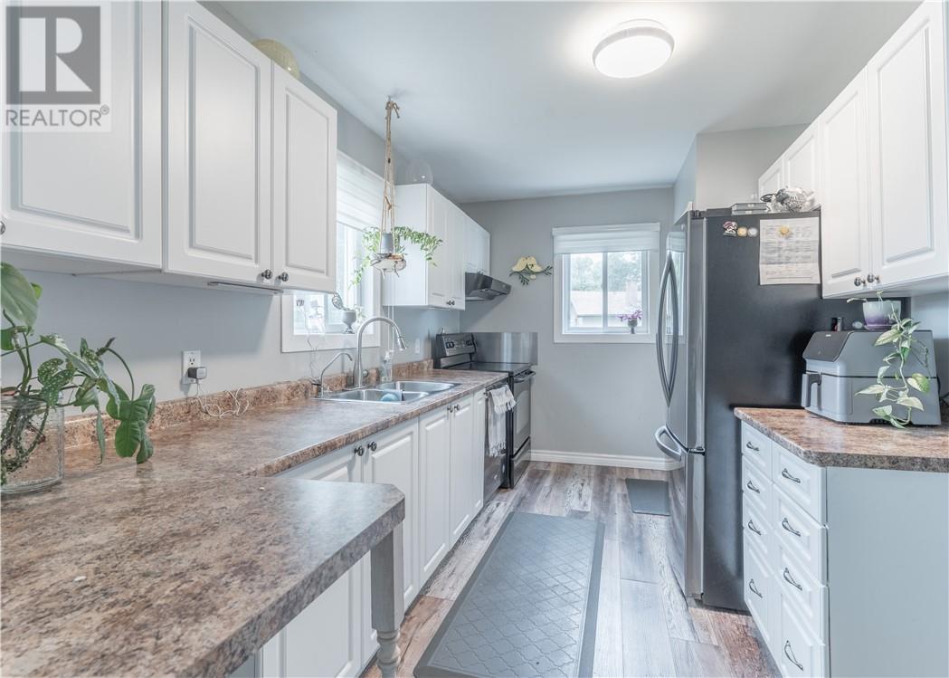 401 Denis Crescent, Azilda, Ontario  P0M 1B0 - Photo 7 - 2128989