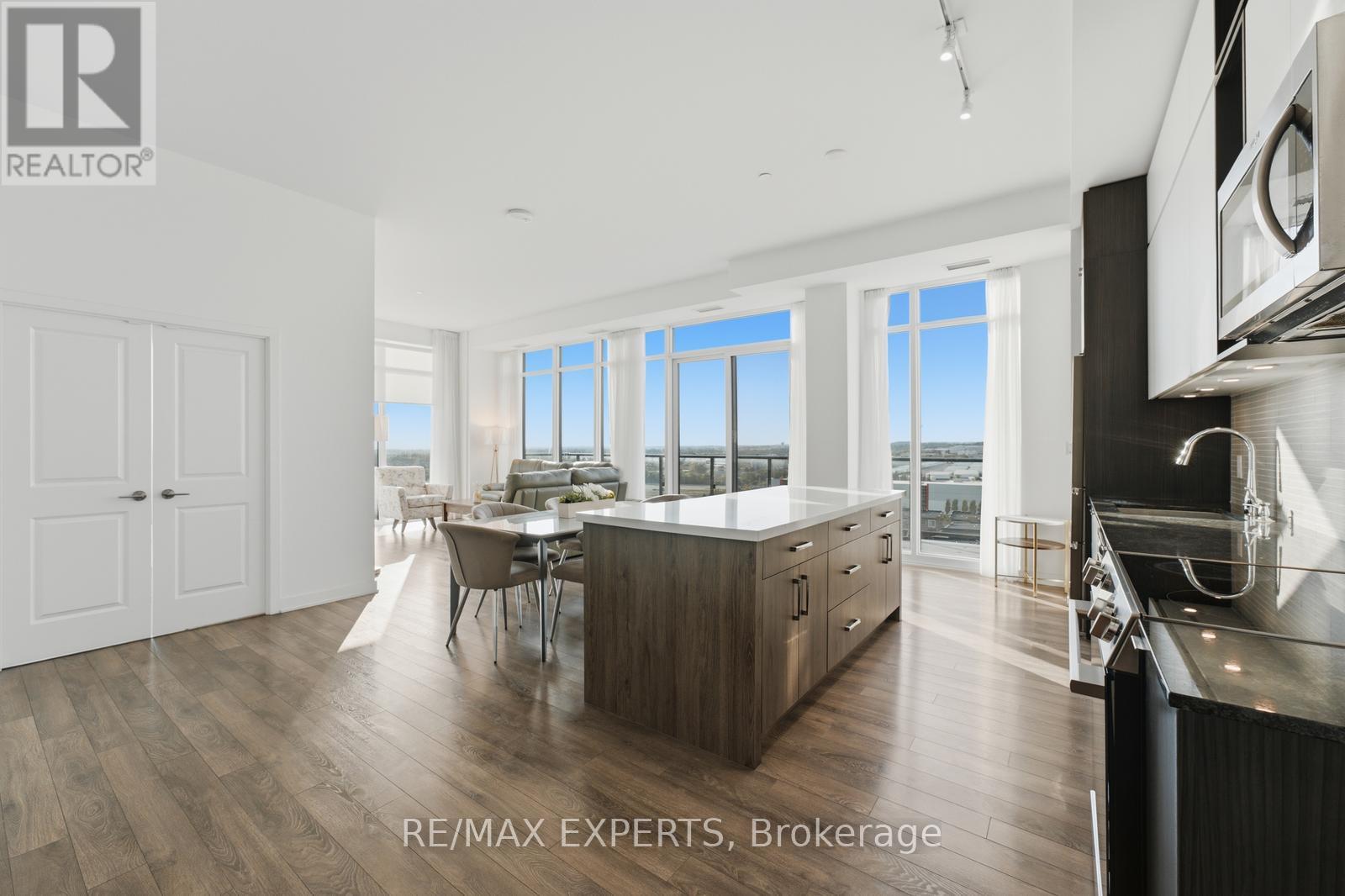 Ph1210 - 100 Eagle Rock Way, Vaughan, Ontario  L6A 5B9 - Photo 11 - N13525124
