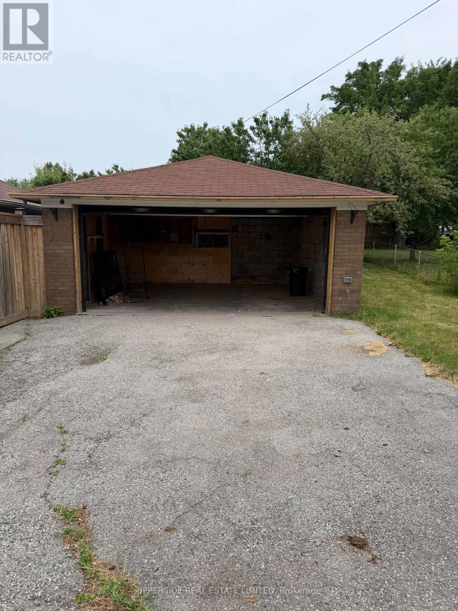 85 Mulholland Avenue, Toronto, Ontario  M6A 2S5 - Photo 8 - W13526422