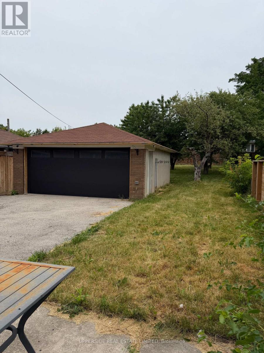 85 Mulholland Avenue, Toronto, Ontario  M6A 2S5 - Photo 4 - W13526422