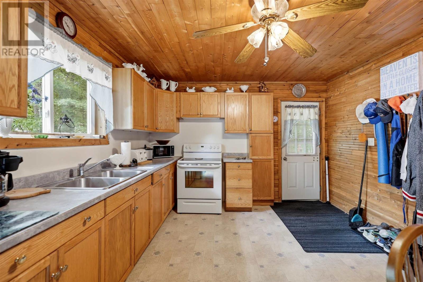 2268 Four Seasons Dr, Goulais River, Ontario  P0S 1E0 - Photo 6 - SM261612