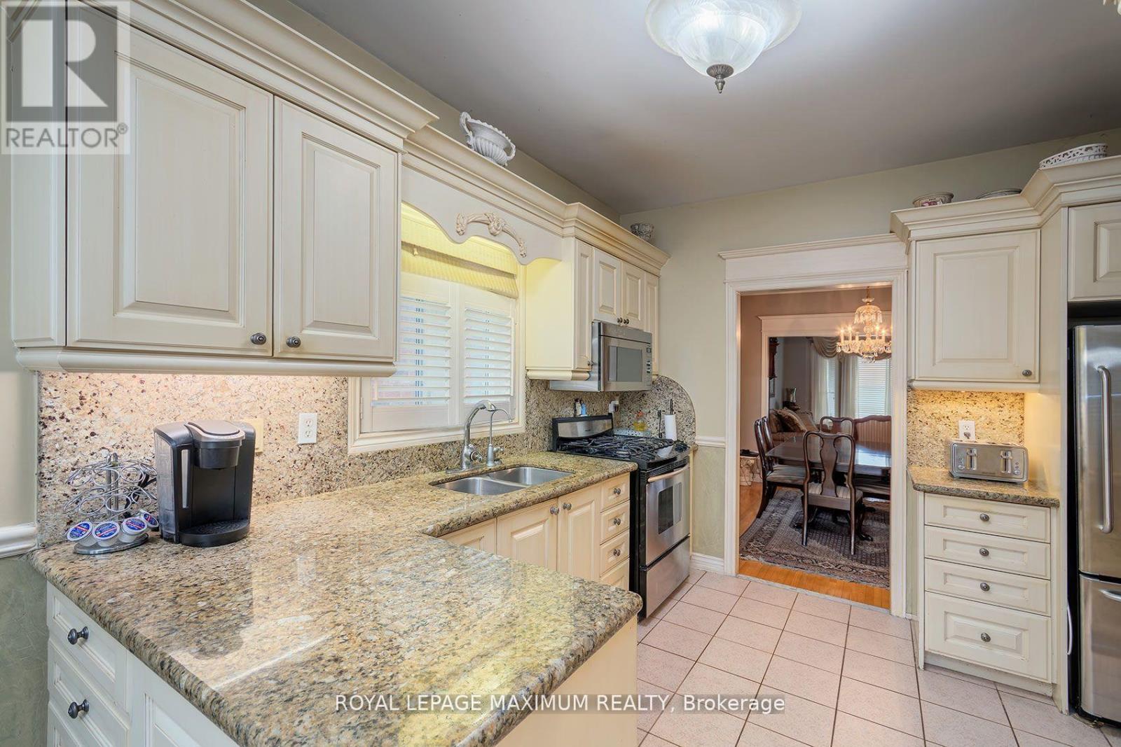 14 Mustang Road, Vaughan, Ontario  L6A 1X4 - Photo 8 - N13444124