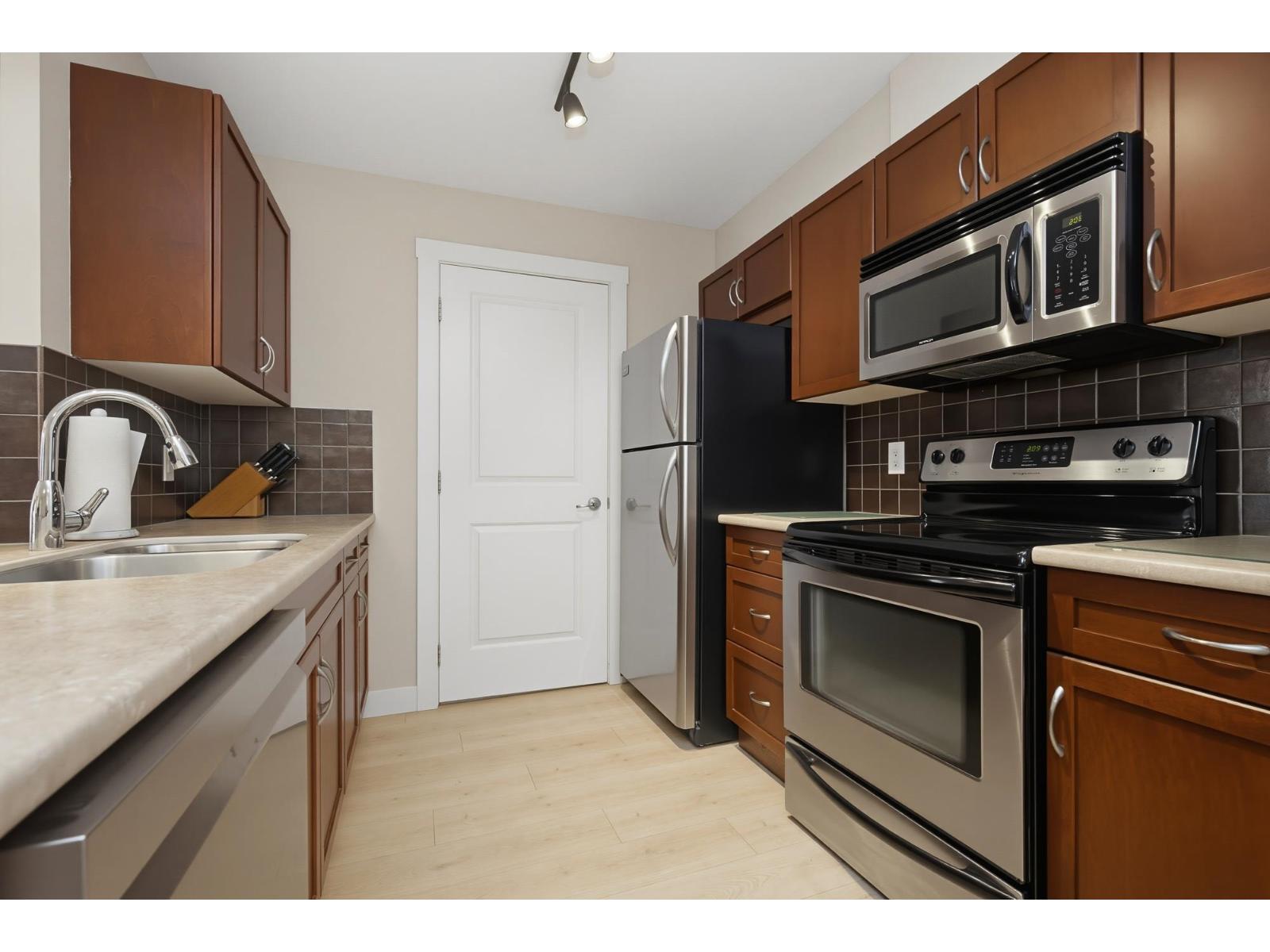 306 2038 Sandalwood Crescent, Abbotsford, British Columbia  V2S 3H6 - Photo 2 - R3140924