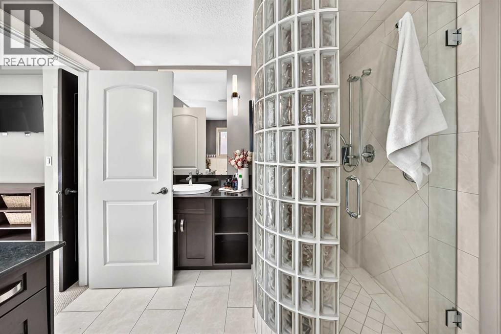 423 Rocky Ridge Drive NW, Calgary, Alberta  T3G 5C2 - Photo 25 - A2323190