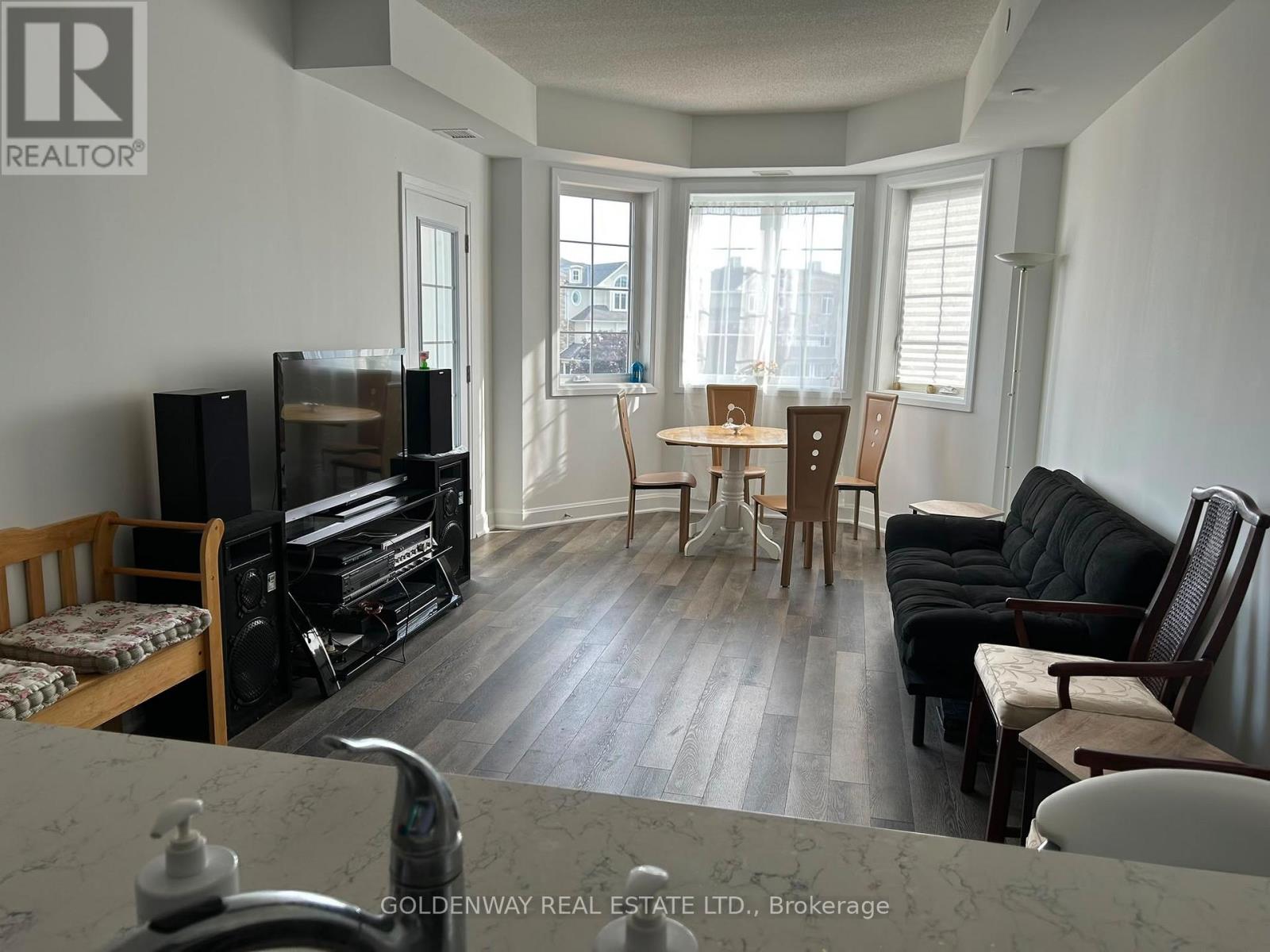 307 - 50 Lakebreeze Drive, Clarington, Ontario  L1B 0V9 - Photo 4 - E13526618