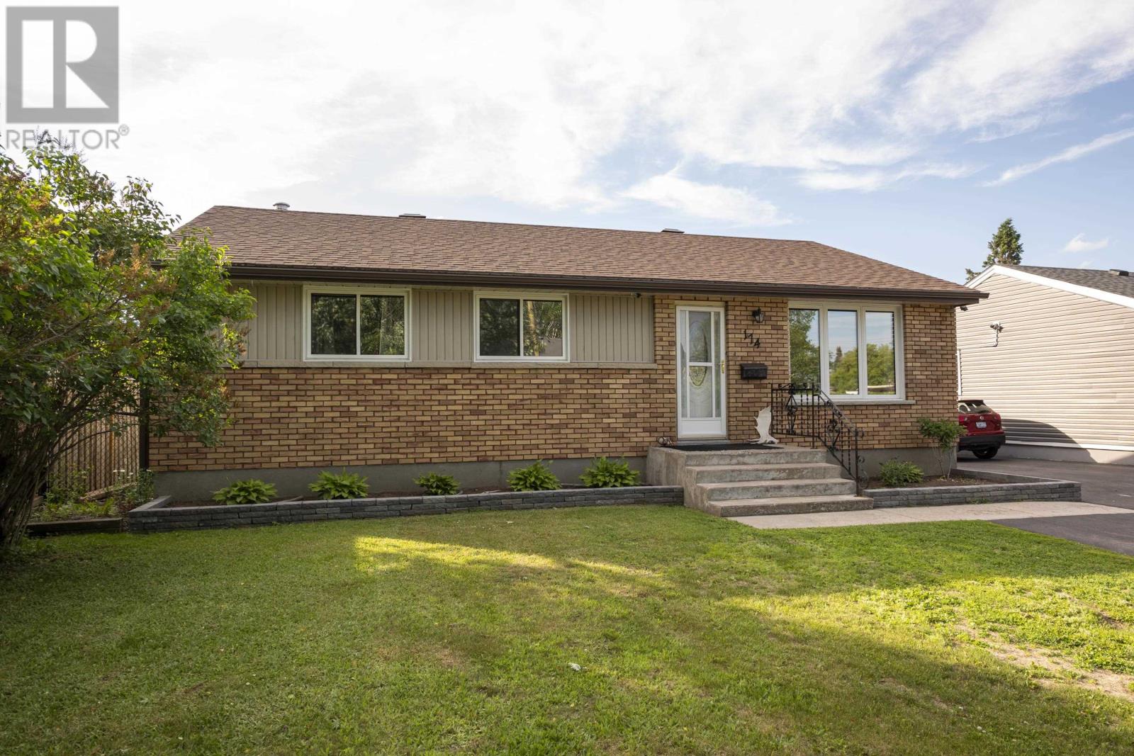 174 Clarkson ST N, Thunder Bay, Ontario