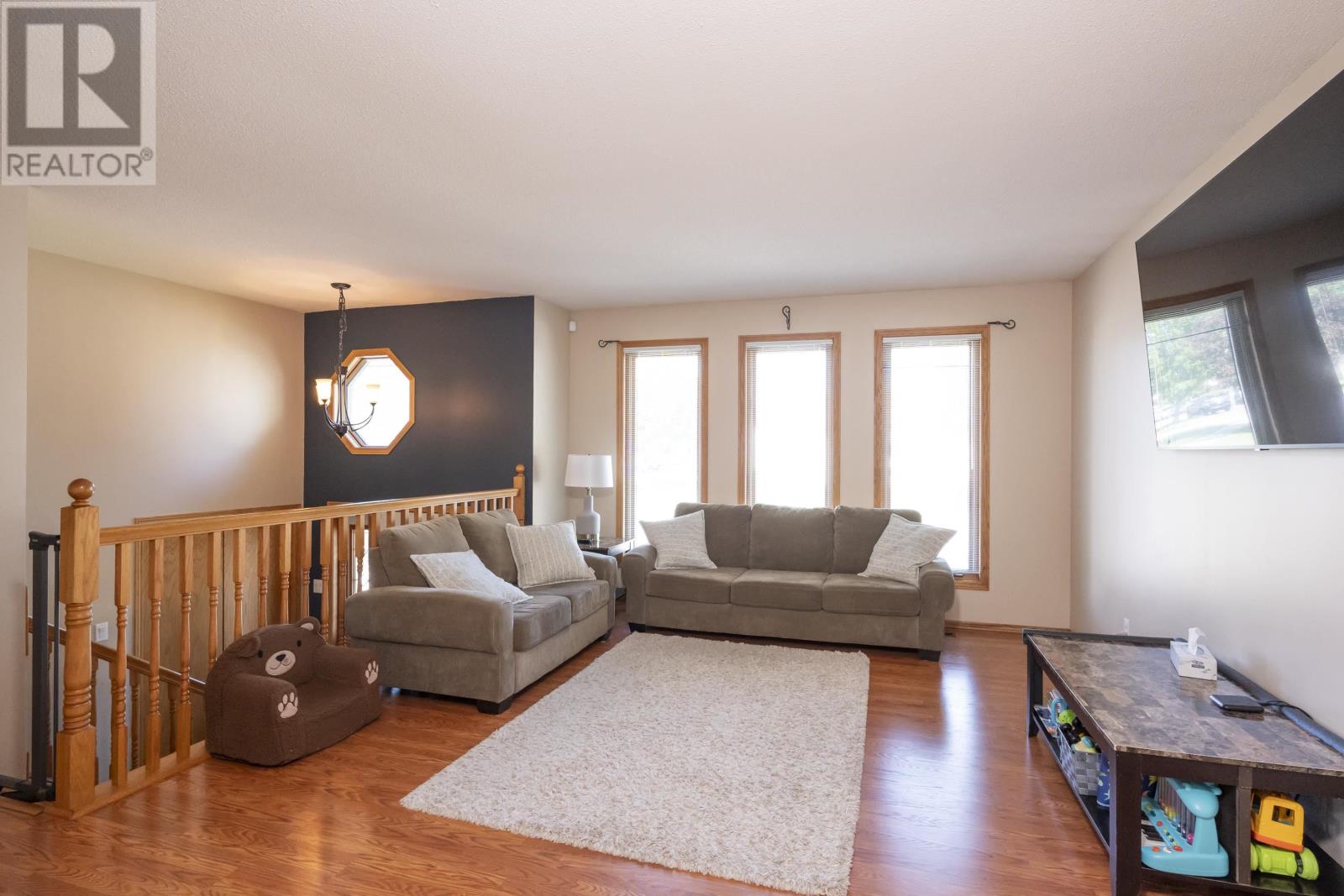107 Sapphire Dr, Thunder Bay, Ontario  P7G 1A8 - Photo 3 - TB2601797