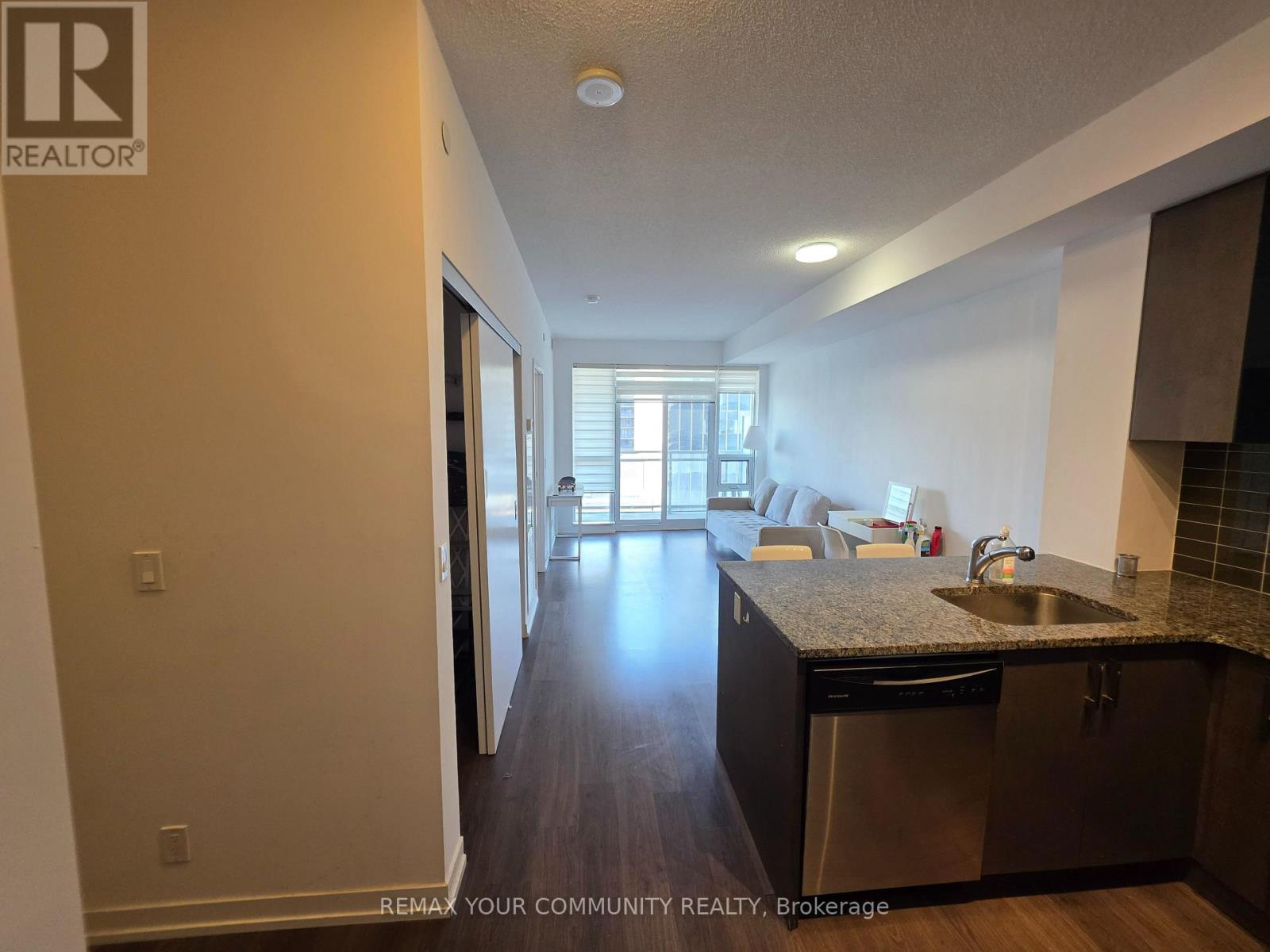 1004 - 89 Dunfield Avenue, Toronto, Ontario  M4S 0A4 - Photo 2 - C13527092