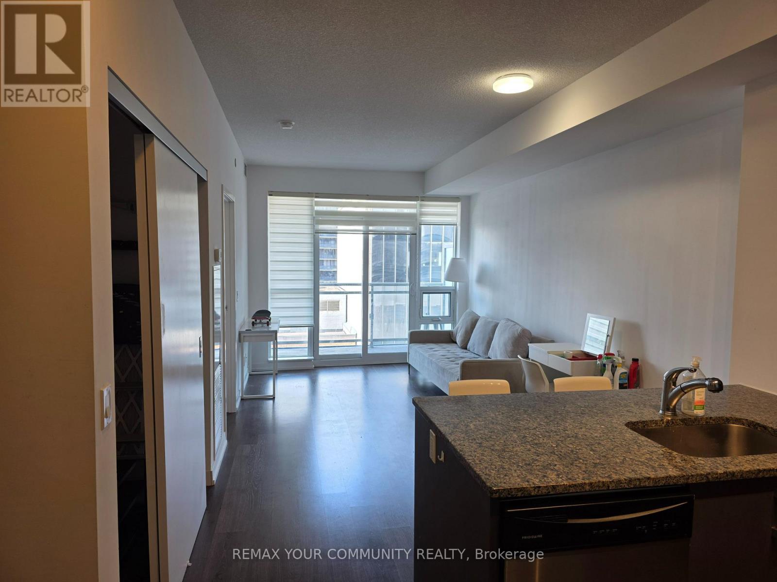 1004 - 89 Dunfield Avenue, Toronto, Ontario  M4S 0A4 - Photo 3 - C13527092