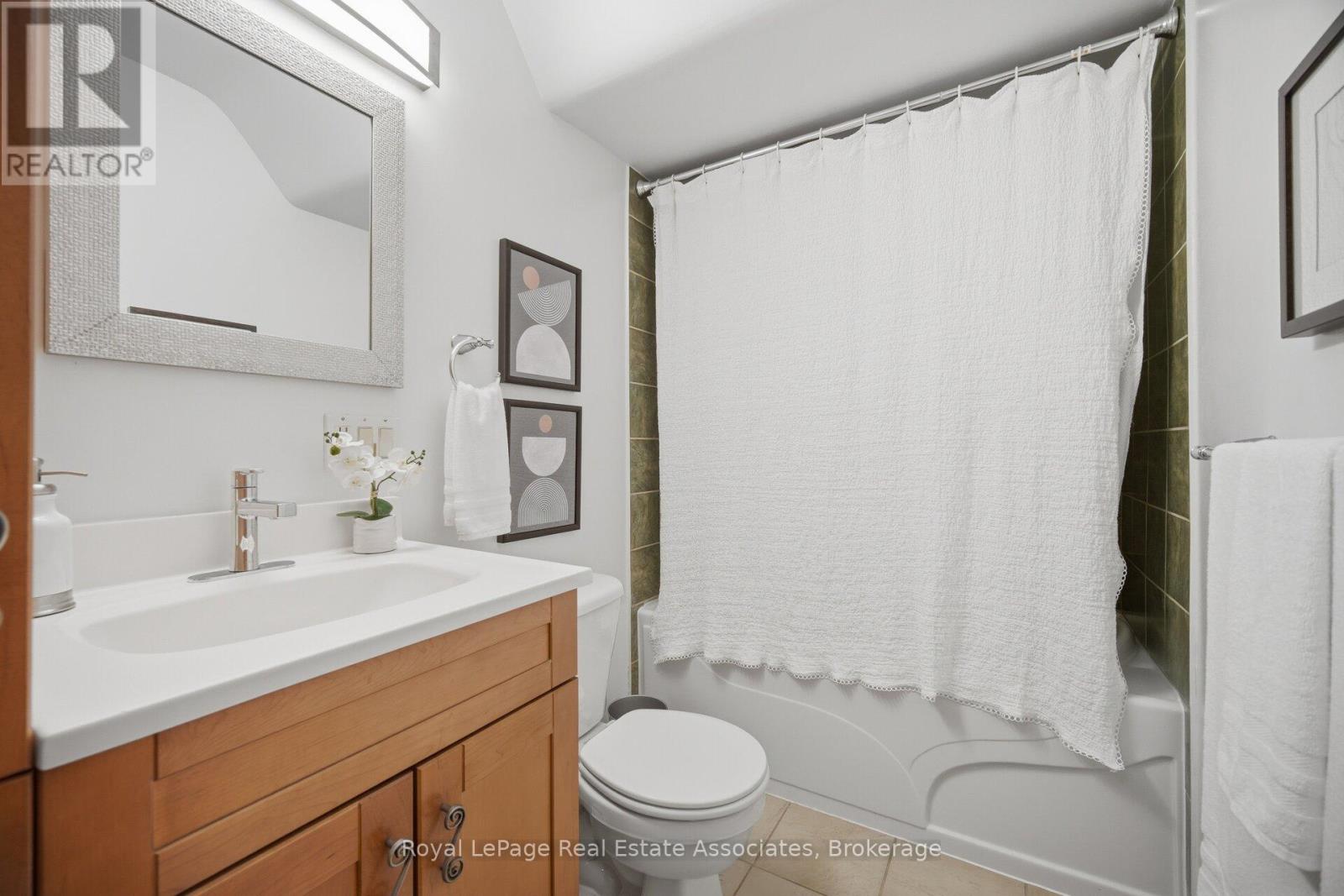 32 Plaxton Drive, Toronto, Ontario  M4B 2P9 - Photo 29 - E13526904