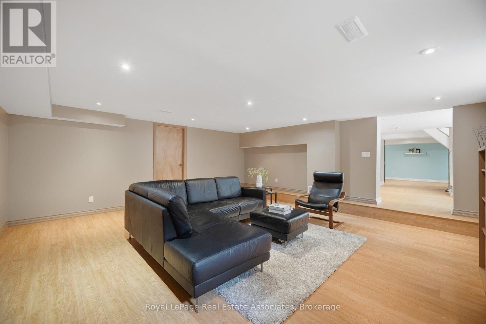 32 Plaxton Drive, Toronto, Ontario  M4B 2P9 - Photo 31 - E13526904