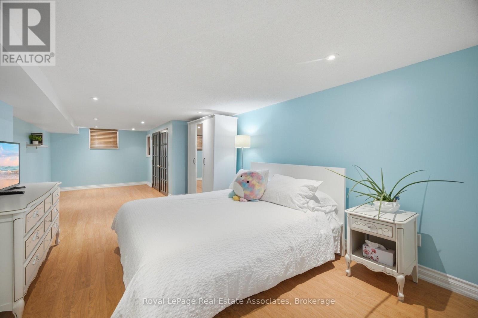 32 Plaxton Drive, Toronto, Ontario  M4B 2P9 - Photo 35 - E13526904