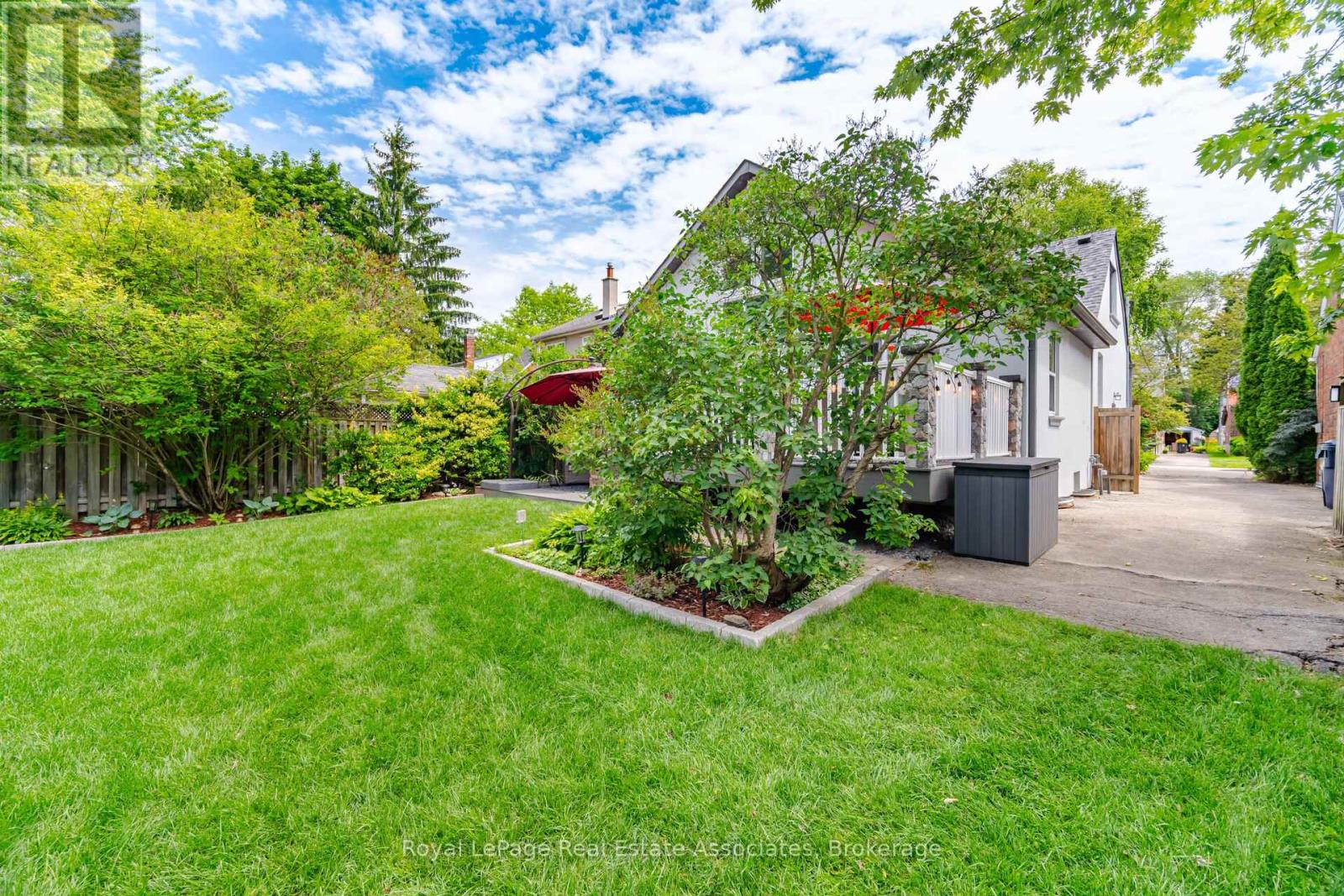 32 Plaxton Drive, Toronto, Ontario  M4B 2P9 - Photo 45 - E13526904