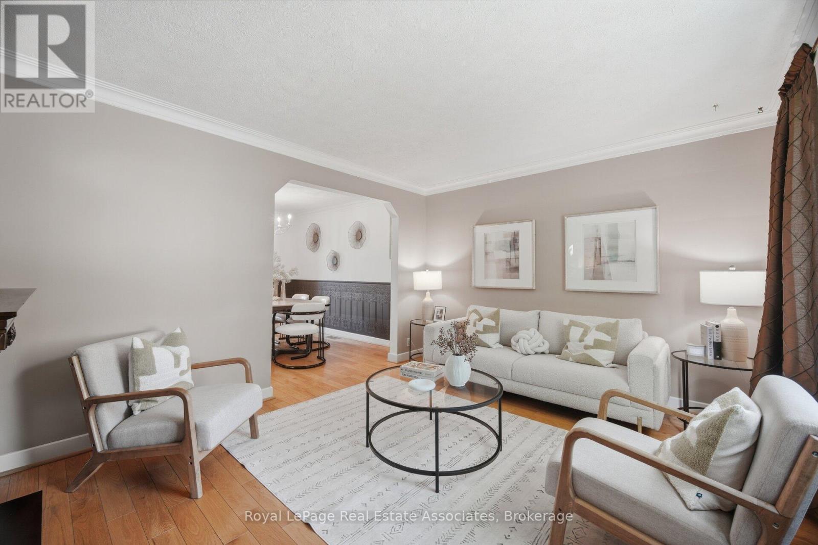 32 Plaxton Drive, Toronto, Ontario  M4B 2P9 - Photo 5 - E13526904
