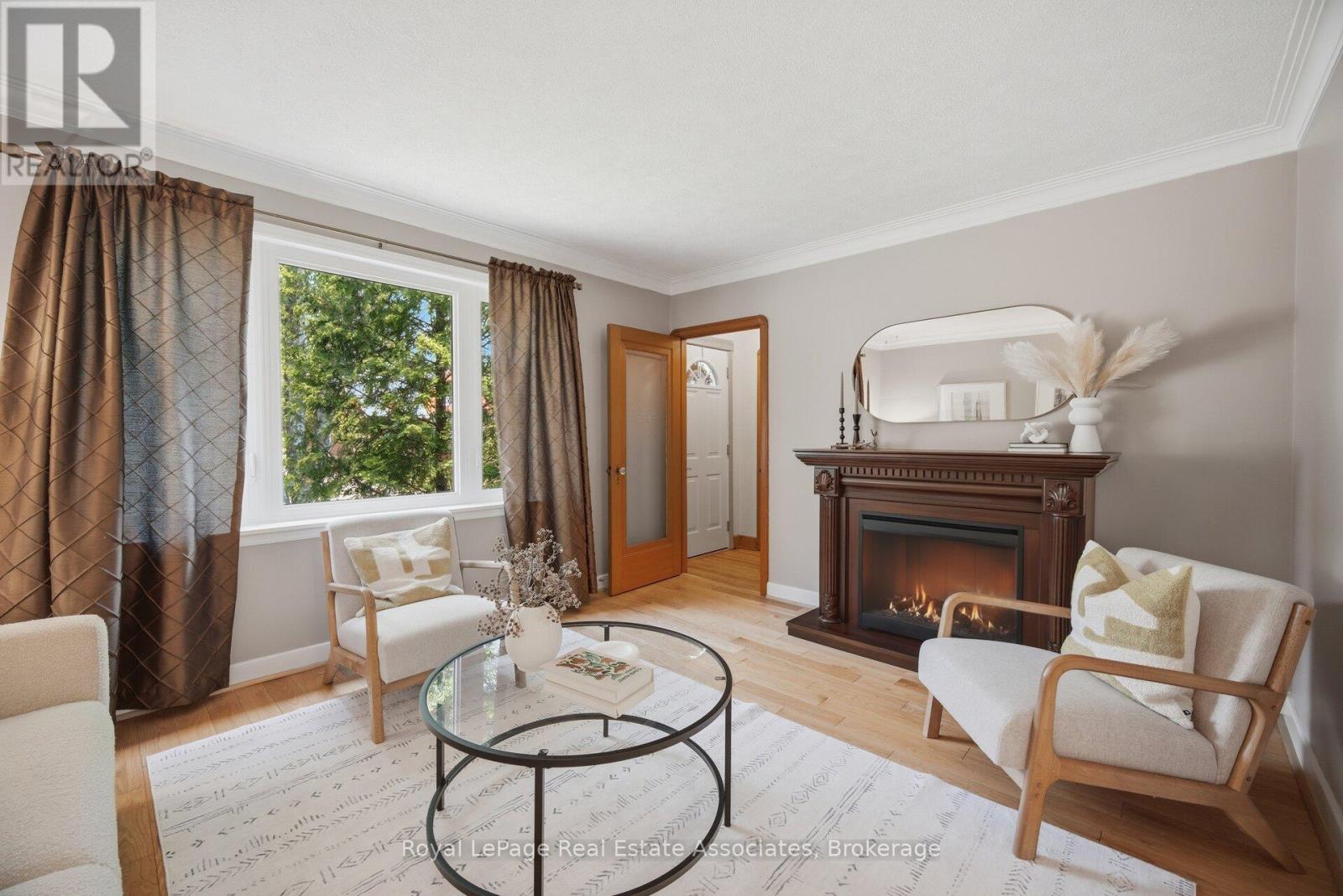 32 Plaxton Drive, Toronto, Ontario  M4B 2P9 - Photo 6 - E13526904