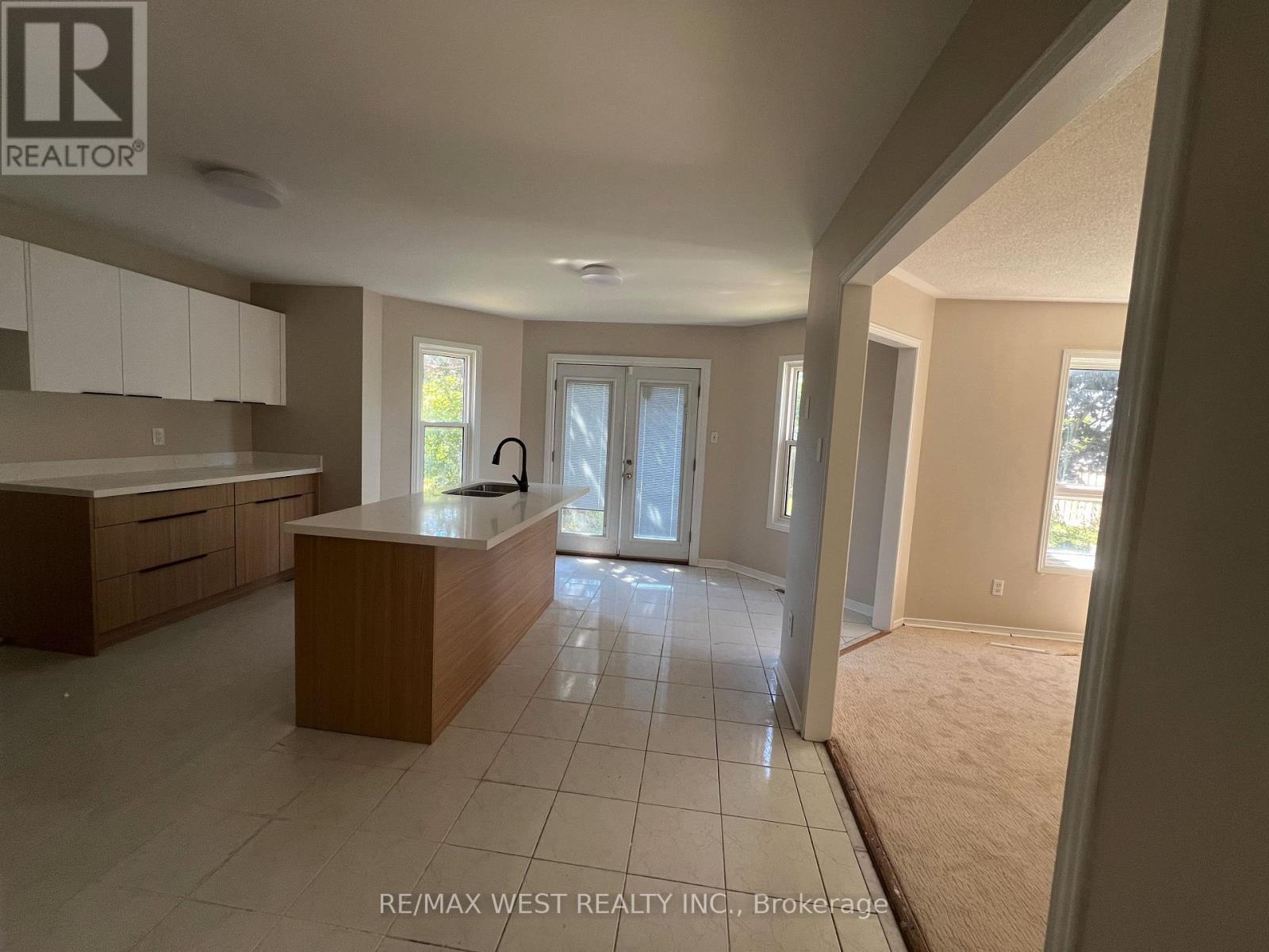 60 Furrow Drive, Whitby, Ontario  L1R 1Y7 - Photo 4 - E13526936